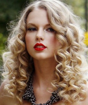 Taylor Swift_batom vermelho